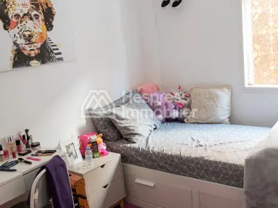 Large, bright apartment
