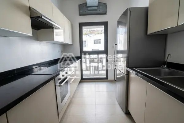 Appartement meublé à louer sur CFC 137 m²