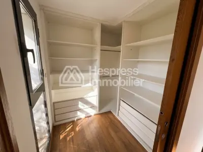 Appartement meublé à louer sur CFC 137 m²