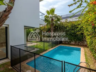 Villa for sale on Dar Bouazza 330 m²