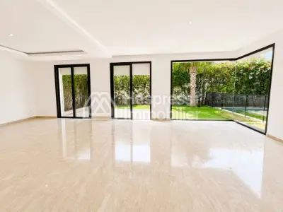 Villa for sale on Dar Bouazza 330 m²