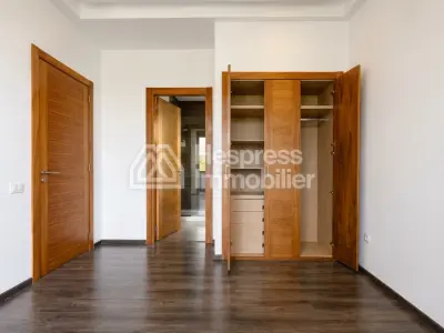 Villa for sale on Dar Bouazza 330 m²