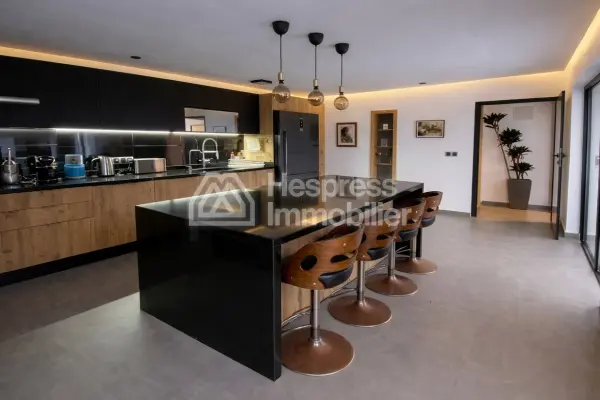 Bureau à vendre sur Anfa 193 m²