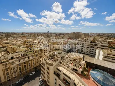 شقة مفروشة للإيجار في وسط المدينة بمساحة 93 متر مربع