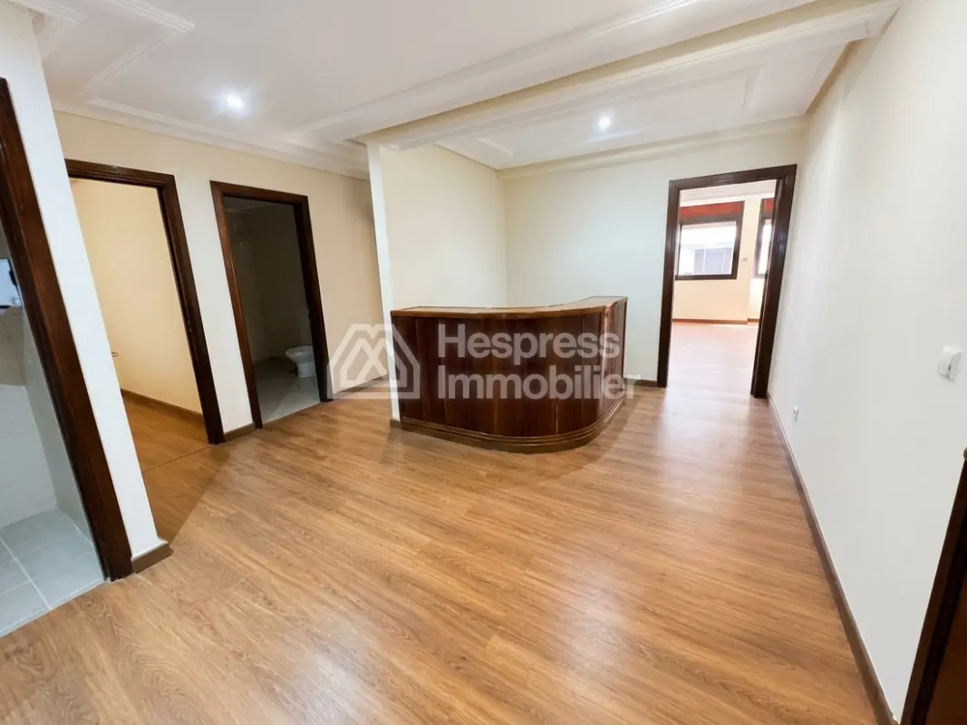Office space for rent in Gauthier 200 m²