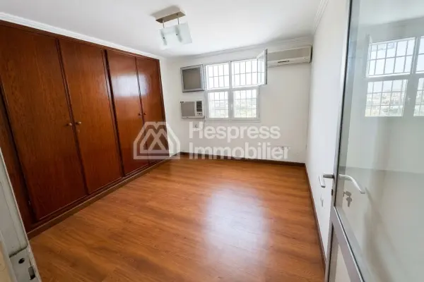 Office space for rent in Gauthier 200 m²