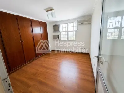 Office space for rent in Gauthier 200 m²