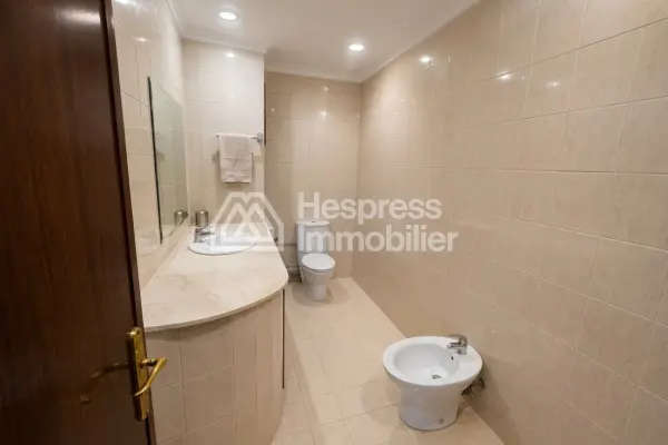 Office space for rent in Gauthier 200 m²