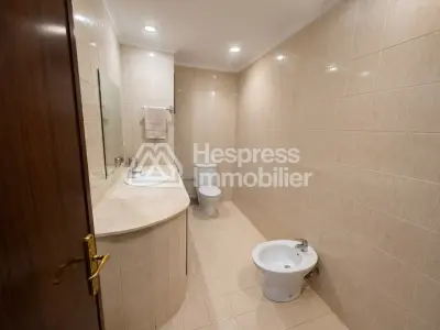 Office space for rent in Gauthier 200 m²