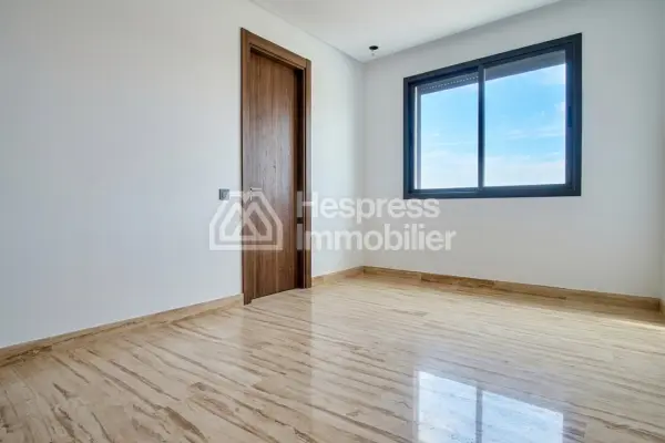 New studio apartment for rent in Belvédère 40 m²