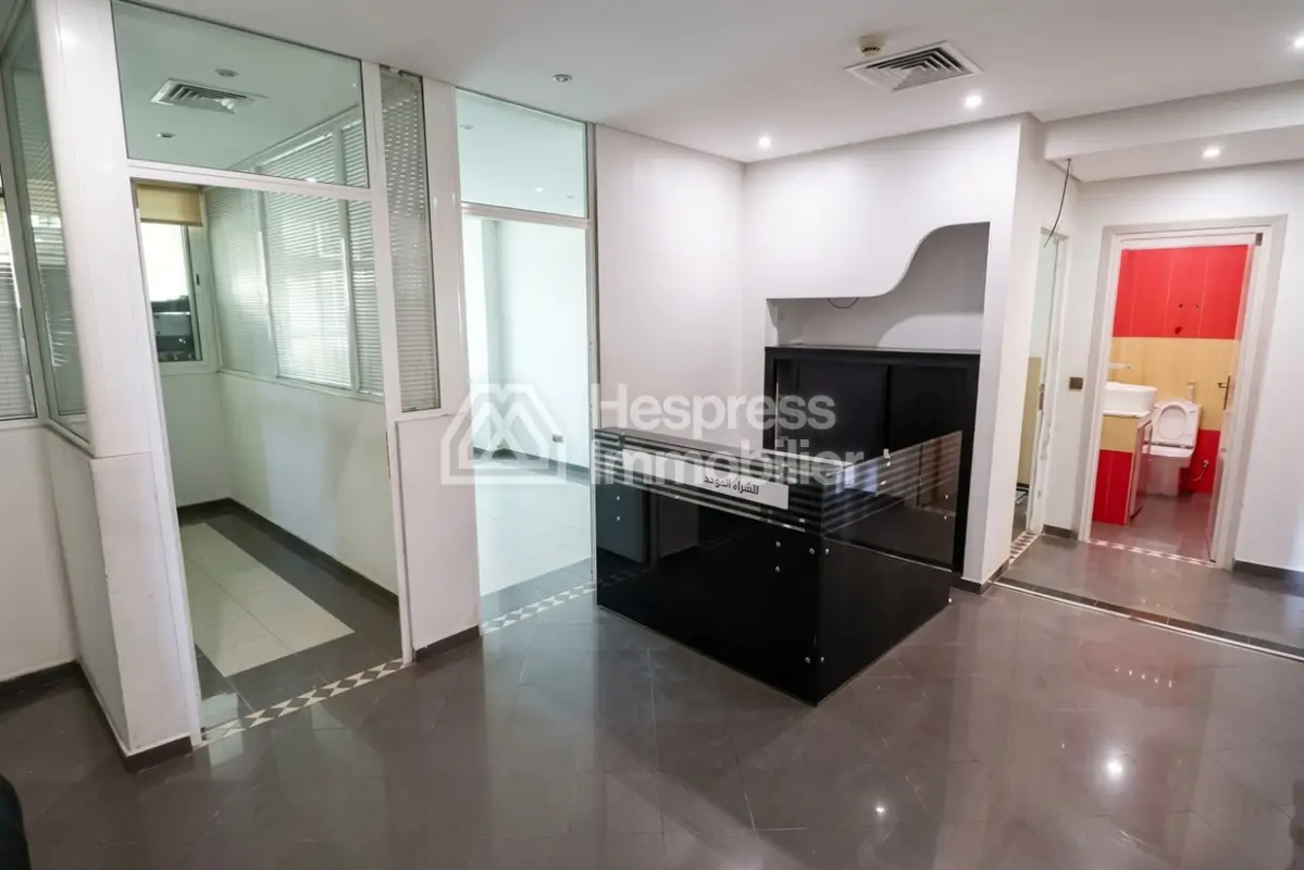 Office for sale in Benjdia, 198 m²