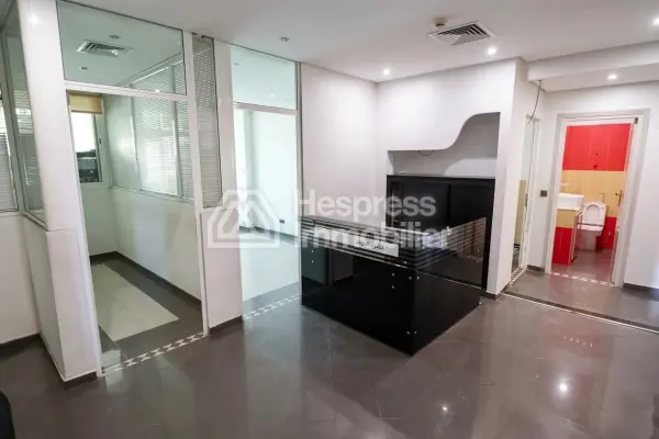 Office for sale in Benjdia, 198 m²