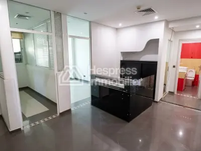 Office for sale in Benjdia, 198 m²