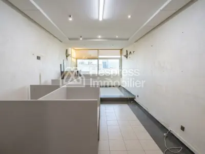 Office for sale in Benjdia, 198 m²