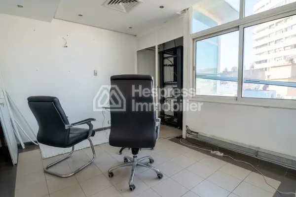 Office for sale in Benjdia, 198 m²