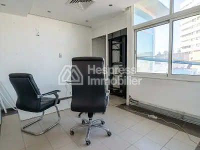 Office for sale in Benjdia, 198 m²