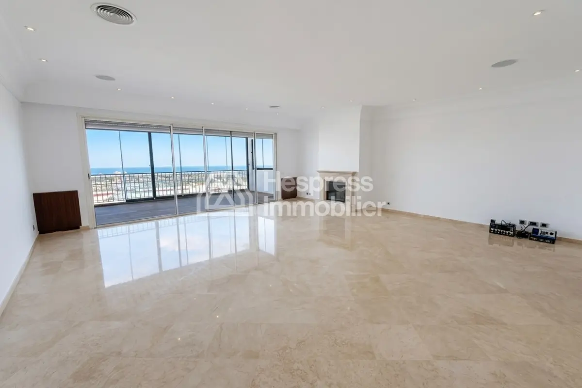 Appartement à louer sur Ain Diab 230 m²