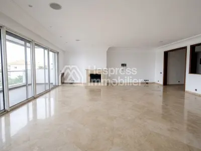 Appartement à louer sur Ain Diab 230 m²