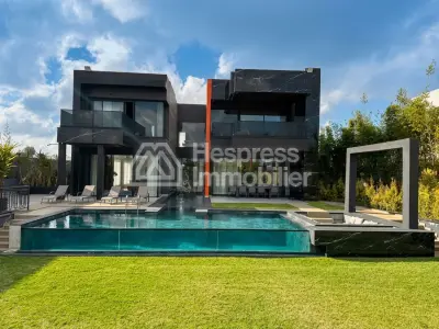 Villa Luxueuse à Vendre à ville verte