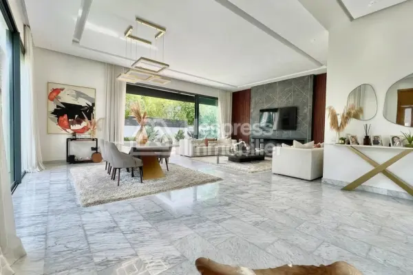 Villa d’Exception Isolée à Dar Bouazza – Rare sur le Marché