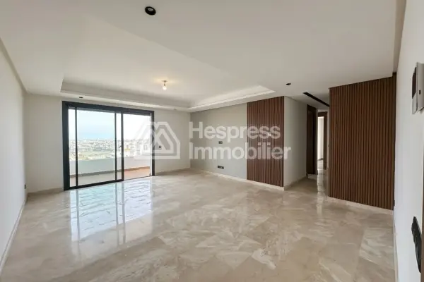 Magnificent apartment available on the 14th floor with unobstructed views of Casablanca