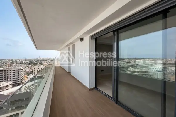 Magnificent apartment available on the 14th floor with unobstructed views of Casablanca
