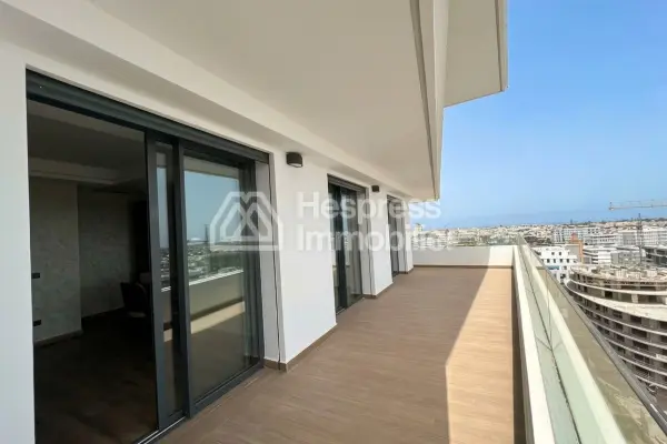 Magnificent apartment available on the 14th floor with unobstructed views of Casablanca