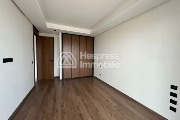 Magnificent apartment available on the 14th floor with unobstructed views of Casablanca