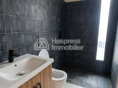 Vue imprenable & adresse prestigieuse – Studio haut standing à l’Oasis