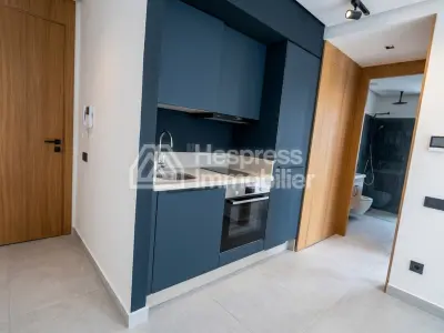 Vue imprenable & adresse prestigieuse – Studio haut standing à l’Oasis