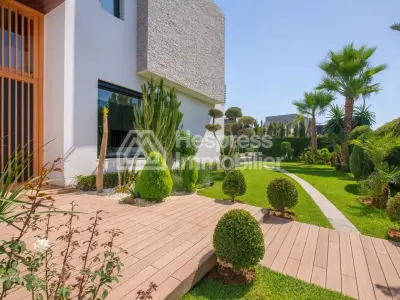 فيلا مستقلة جميلة للبيع – مجمع سكني مسوّر Ville verte