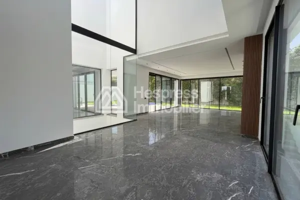 Detached villa for sale – Californie