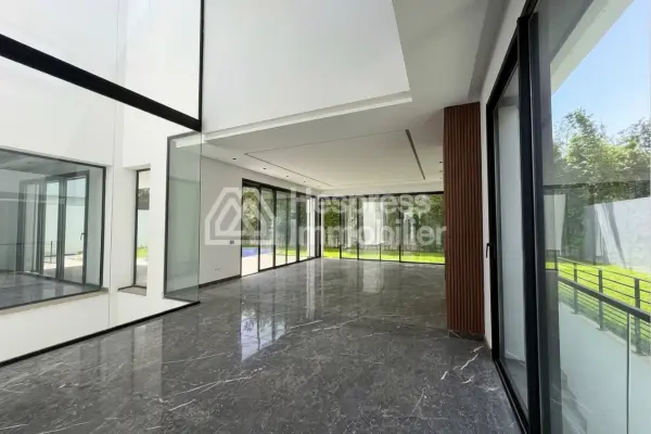 Detached villa for sale – Californie