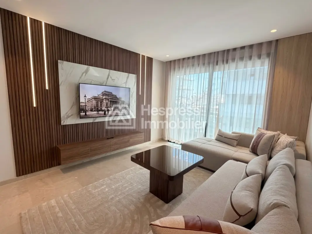 Cozy studio apartment on a high floor with terrace