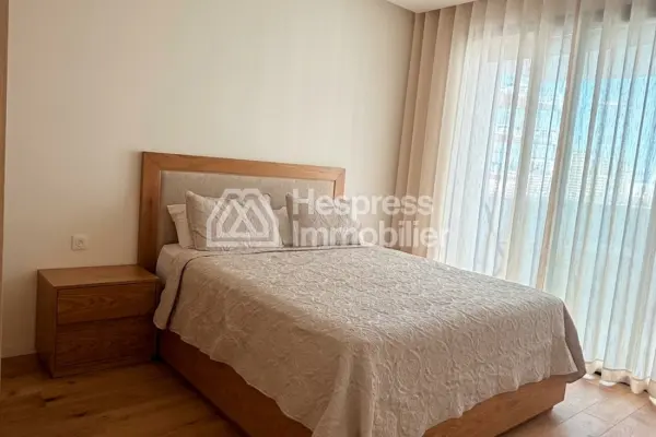Cozy studio apartment on a high floor with terrace