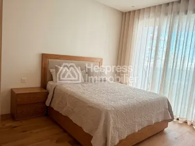 Cozy studio apartment on a high floor with terrace