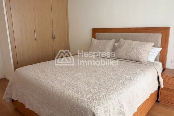 Cozy studio apartment on a high floor with terrace