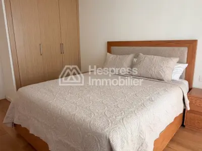 Cozy studio apartment on a high floor with terrace