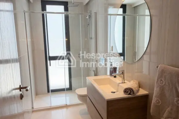 Cozy studio apartment on a high floor with terrace