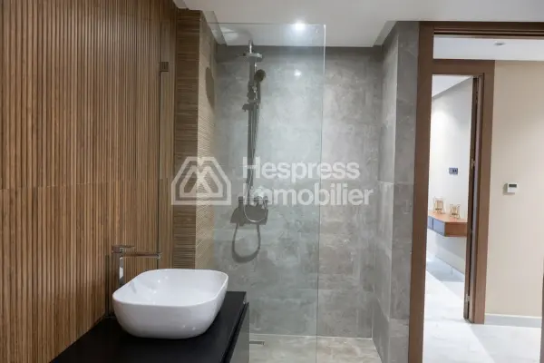 Lovely, tastefully furnished studio with terrace