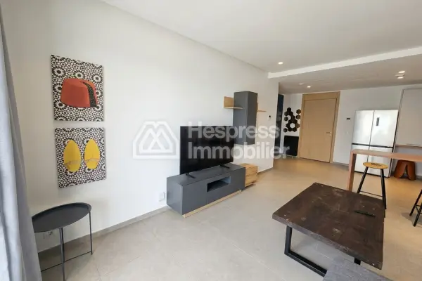 Cosy studio en etage elevé avec terrasse