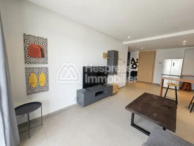 Cosy studio en etage elevé avec terrasse