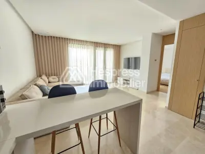 Spacieuw studio en etage eleve
