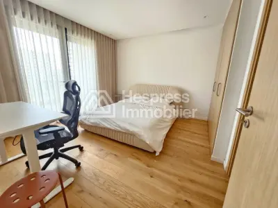 Spacieuw studio en etage eleve