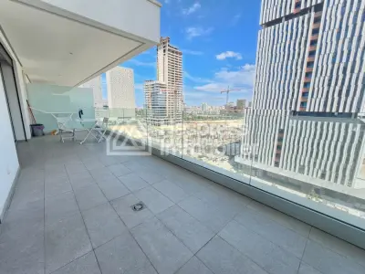 Spacieuw studio en etage eleve