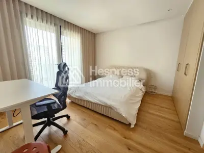 Spacieuw studio en etage eleve