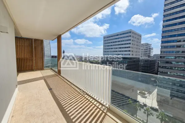 Joli appartement avec terrasse et vue dégagée
