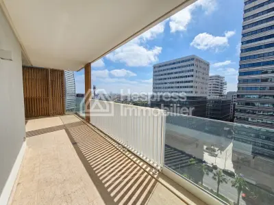 Joli appartement avec terrasse et vue dégagée