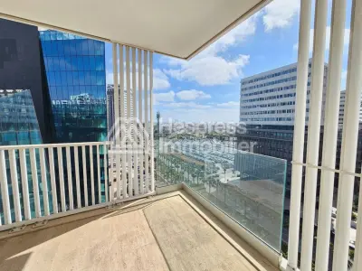 Joli appartement avec terrasse et vue dégagée