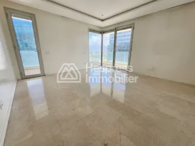 Joli appartement avec terrasse et vue dégagée